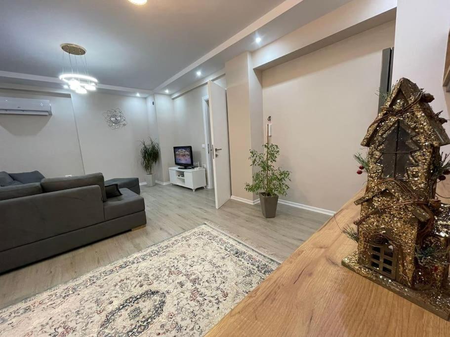 Melody Apartment In Korce Exterior foto